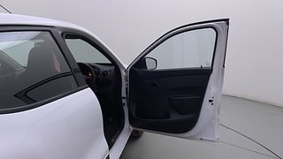 Used 2019 Renault Kwid [2015-2019] RXL Petrol Manual interior RIGHT FRONT DOOR OPEN VIEW