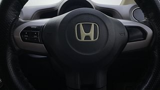 Used 2013 Honda Brio [2011-2016] S MT Petrol Manual top_features Steering mounted controls