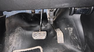 Used 2018 Maruti Suzuki Swift [2017-2021] VXI AMT Petrol Automatic interior PEDALS VIEW
