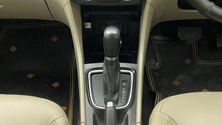 Used 2017 maruti-suzuki Ciaz Alpha Petrol AT Petrol Automatic interior GEAR  KNOB VIEW