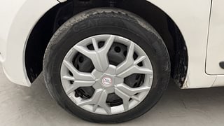 Used 2014 Hyundai Grand i10 [2013-2017] Sportz 1.1 CRDi Diesel Manual tyres LEFT FRONT TYRE RIM VIEW