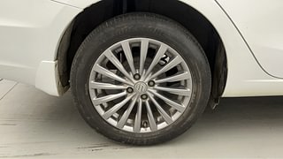 Used 2017 maruti-suzuki Ciaz Alpha Petrol AT Petrol Automatic tyres RIGHT REAR TYRE RIM VIEW