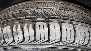 Used 2018 Maruti Suzuki Swift [2017-2021] VXI AMT Petrol Automatic tyres LEFT REAR TYRE TREAD VIEW