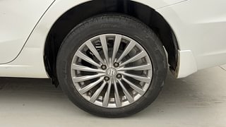 Used 2017 maruti-suzuki Ciaz Alpha Petrol AT Petrol Automatic tyres LEFT REAR TYRE RIM VIEW