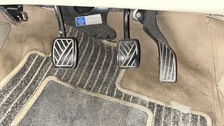 Used 2016 Maruti Suzuki Ciaz [2014-2017] ZDi SHVS Diesel Manual interior PEDALS VIEW