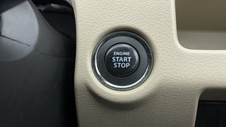 Used 2018 maruti-suzuki Ciaz Alpha Petrol AT Petrol Automatic top_features Keyless start