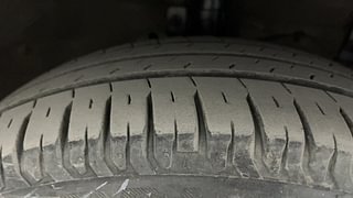 Used 2016 Maruti Suzuki Ciaz [2014-2017] ZDi SHVS Diesel Manual tyres RIGHT FRONT TYRE TREAD VIEW