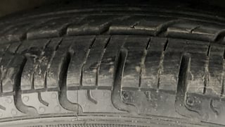 Used 2010 Hyundai i10 [2010-2016] Sportz 1.2 Petrol Petrol Manual tyres LEFT FRONT TYRE TREAD VIEW