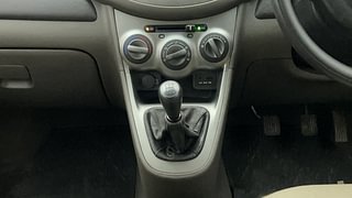 Used 2010 Hyundai i10 [2010-2016] Sportz 1.2 Petrol Petrol Manual interior GEAR  KNOB VIEW