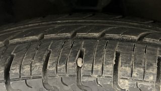 Used 2010 Hyundai i10 [2010-2016] Sportz 1.2 Petrol Petrol Manual tyres RIGHT FRONT TYRE TREAD VIEW