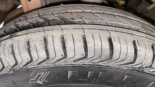 Used 2014 Maruti Suzuki Alto 800 Lxi Petrol Manual tyres RIGHT REAR TYRE TREAD VIEW