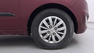 Used 2015 hyundai i10 Sportz 1.1 Petrol Petrol Manual tyres RIGHT FRONT TYRE RIM VIEW