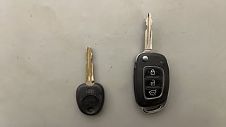 Used 2018 Hyundai Elite i20 [2018-2020] Asta 1.2 Petrol Manual extra CAR KEY VIEW