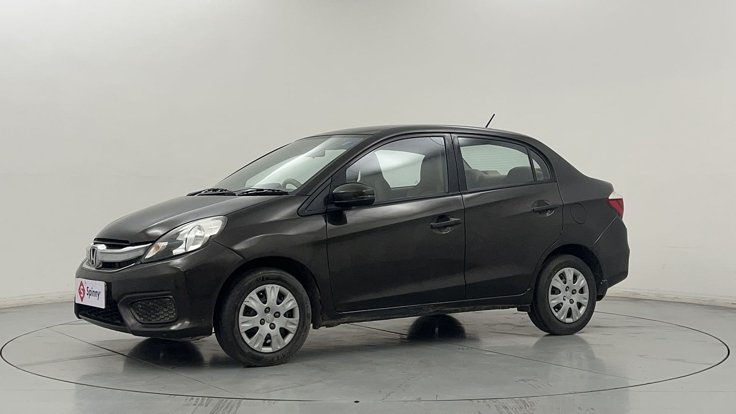 LEFT FRONT CORNER VIEW