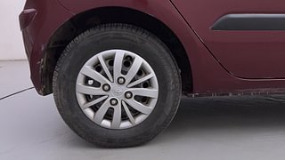 Used 2015 hyundai i10 Sportz 1.1 Petrol Petrol Manual tyres RIGHT REAR TYRE RIM VIEW