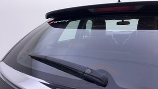 Used 2018 Maruti Suzuki Baleno [2015-2019] Zeta AT Petrol Petrol Automatic top_features Rear wiper