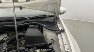 Used 2016 Volkswagen Polo [2015-2019] Comfortline 1.2L (P) Petrol Manual engine ENGINE LEFT SIDE HINGE & APRON VIEW