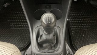 Used 2016 Volkswagen Polo [2015-2019] Comfortline 1.2L (P) Petrol Manual interior GEAR  KNOB VIEW
