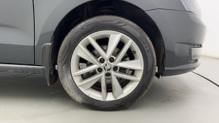 Used 2018 Skoda Rapid new [2016-2020] Style Petrol AT Petrol Automatic tyres RIGHT FRONT TYRE RIM VIEW