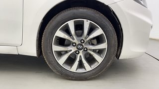 Used 2014 Hyundai Verna [2011-2015] Fluidic 1.6 VTVT SX Opt AT Petrol Automatic tyres RIGHT FRONT TYRE RIM VIEW