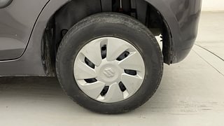 Used 2015 Maruti Suzuki Swift [2011-2017] VXi Petrol Manual tyres LEFT REAR TYRE RIM VIEW