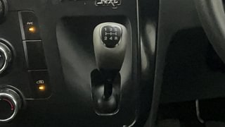 Used 2018 Mahindra KUV100 NXT [2017-2020] K4+ D 6 STR Diesel Manual interior GEAR  KNOB VIEW