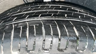 Used 2016 Volkswagen Polo [2015-2019] Comfortline 1.2L (P) Petrol Manual tyres RIGHT FRONT TYRE TREAD VIEW