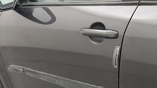 Used 2015 Maruti Suzuki Swift [2011-2017] VXi Petrol Manual dents MINOR SCRATCH