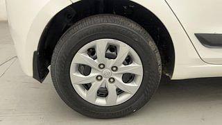 Used 2016 Hyundai Elite i20 [2014-2018] Magna 1.2 Petrol Manual tyres RIGHT REAR TYRE RIM VIEW