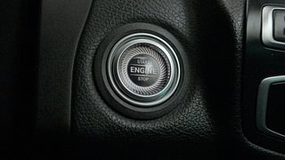 Used 2020 Mercedes-Benz C-Class C 200 Progressive Petrol Automatic top_features Keyless start