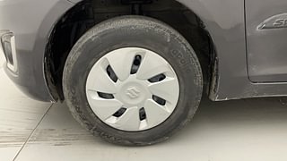 Used 2015 Maruti Suzuki Swift [2011-2017] VXi Petrol Manual tyres LEFT FRONT TYRE RIM VIEW