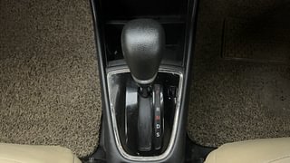 Used 2022 Honda Amaze 1.2 VX CVT i-VTEC Petrol Automatic interior GEAR  KNOB VIEW