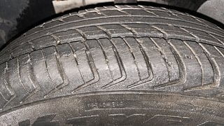 Used 2016 Renault Kwid [2017-2019] RXT 1.0 SCE Special Petrol Manual tyres LEFT FRONT TYRE TREAD VIEW