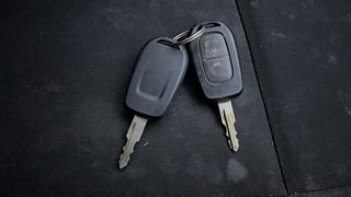 Used 2016 Renault Kwid [2017-2019] RXT 1.0 SCE Special Petrol Manual extra CAR KEY VIEW