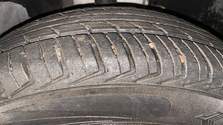 Used 2016 Renault Kwid [2017-2019] RXT 1.0 SCE Special Petrol Manual tyres RIGHT FRONT TYRE TREAD VIEW