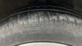 Used 2019 Hyundai Grand i10 [2017-2020] Sportz 1.2 Kappa VTVT CNG (Outside Fitted) Petrol+cng Manual tyres RIGHT FRONT TYRE TREAD VIEW