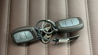Used 2023 Hyundai Aura SX 1.2 CNG Petrol+cng Manual extra CAR KEY VIEW