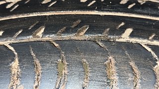 Used 2015 Maruti Suzuki Swift Dzire VXI Petrol Manual tyres RIGHT FRONT TYRE TREAD VIEW