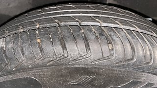 Used 2016 Renault Kwid [2017-2019] RXT 1.0 SCE Special Petrol Manual tyres LEFT REAR TYRE TREAD VIEW