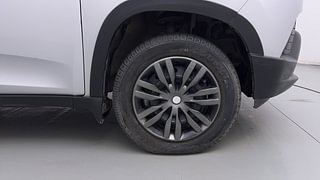 Used 2016 Mahindra KUV100 [2015-2017] K4+ 6 STR Petrol Manual tyres RIGHT FRONT TYRE RIM VIEW