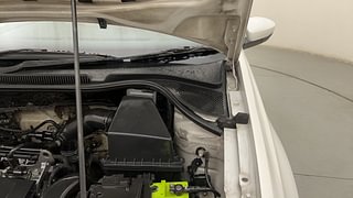 Used 2015 Volkswagen Polo [2015-2019] Highline1.2L (P) Petrol Manual engine ENGINE LEFT SIDE HINGE & APRON VIEW