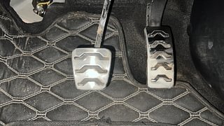 Used 2021 Hyundai New i20 Sportz 1.0 Turbo IMT Petrol Manual interior PEDALS VIEW