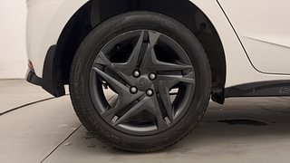 Used 2021 Hyundai New i20 Sportz 1.0 Turbo IMT Petrol Manual tyres RIGHT REAR TYRE RIM VIEW