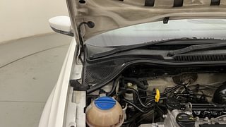 Used 2015 Volkswagen Polo [2015-2019] Highline1.2L (P) Petrol Manual engine ENGINE RIGHT SIDE HINGE & APRON VIEW