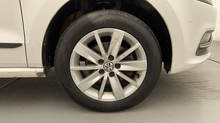 Used 2015 Volkswagen Polo [2015-2019] Highline1.2L (P) Petrol Manual tyres RIGHT FRONT TYRE RIM VIEW