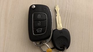 Used 2021 Hyundai New i20 Sportz 1.0 Turbo IMT Petrol Manual extra CAR KEY VIEW