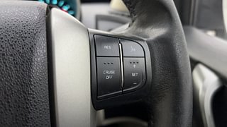 Used 2017 Mahindra XUV500 [2015-2018] W10 AT Diesel Automatic top_features Cruise control