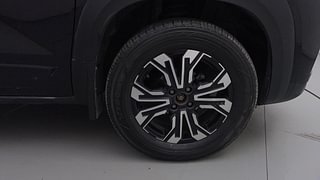 Used 2022 Renault Kiger RXZ Turbo CVT Petrol Automatic tyres RIGHT FRONT TYRE RIM VIEW