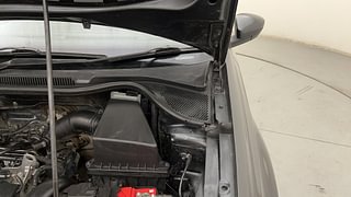 Used 2018 Volkswagen Ameo [2016-2020] Highline1.2L Plus (P) Petrol Manual engine ENGINE LEFT SIDE HINGE & APRON VIEW