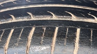 Used 2017 maruti-suzuki Ciaz Delta Petrol AT Petrol Automatic tyres RIGHT FRONT TYRE TREAD VIEW